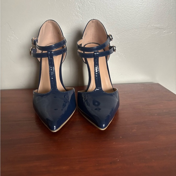 Navy blue Journey collection heels. - Picture 13 of 13